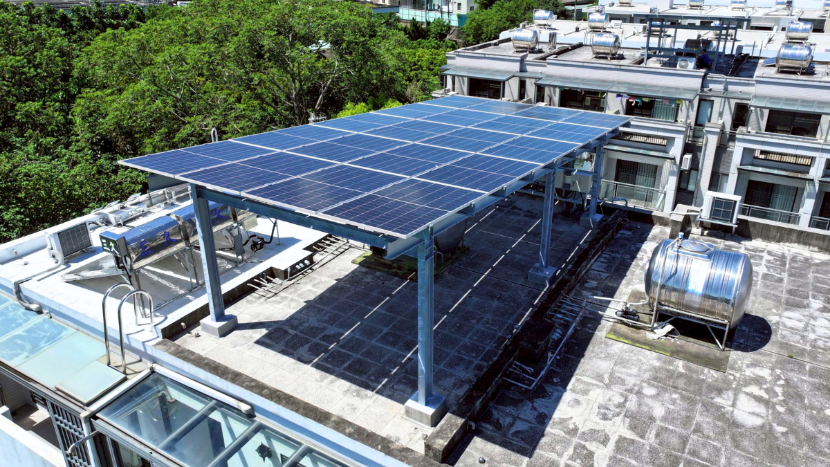 solar-panels-rooftop-usage.webp solar-panels-rooftop-usage.webp